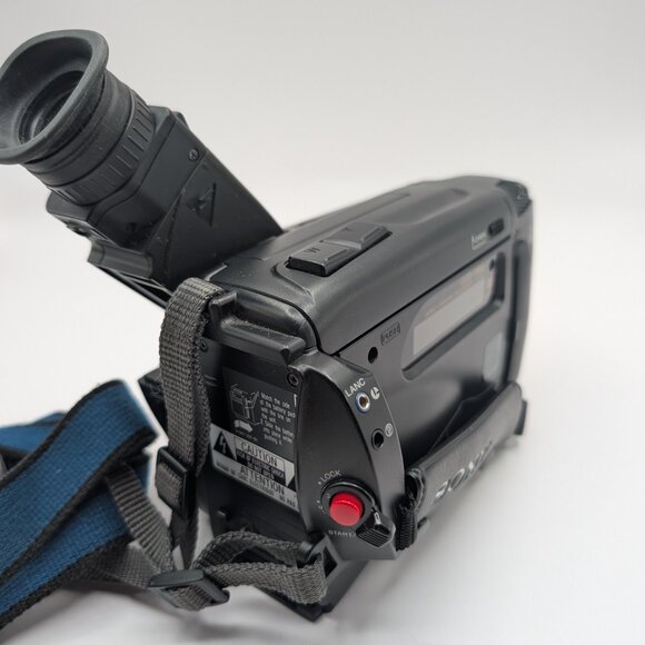 Vintage Sony Handycam Video 8 CCD-TR82 Camcorder w/ Accessories - TESTED - Picture 5 of 6